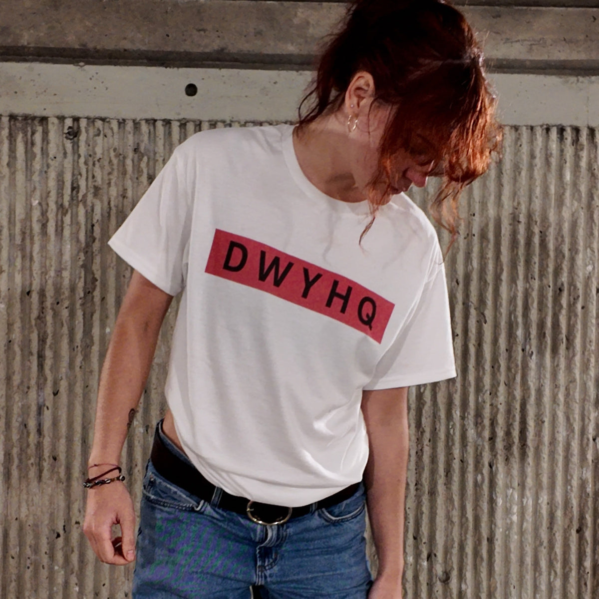 DWYHQ - BOX LOGO TEE